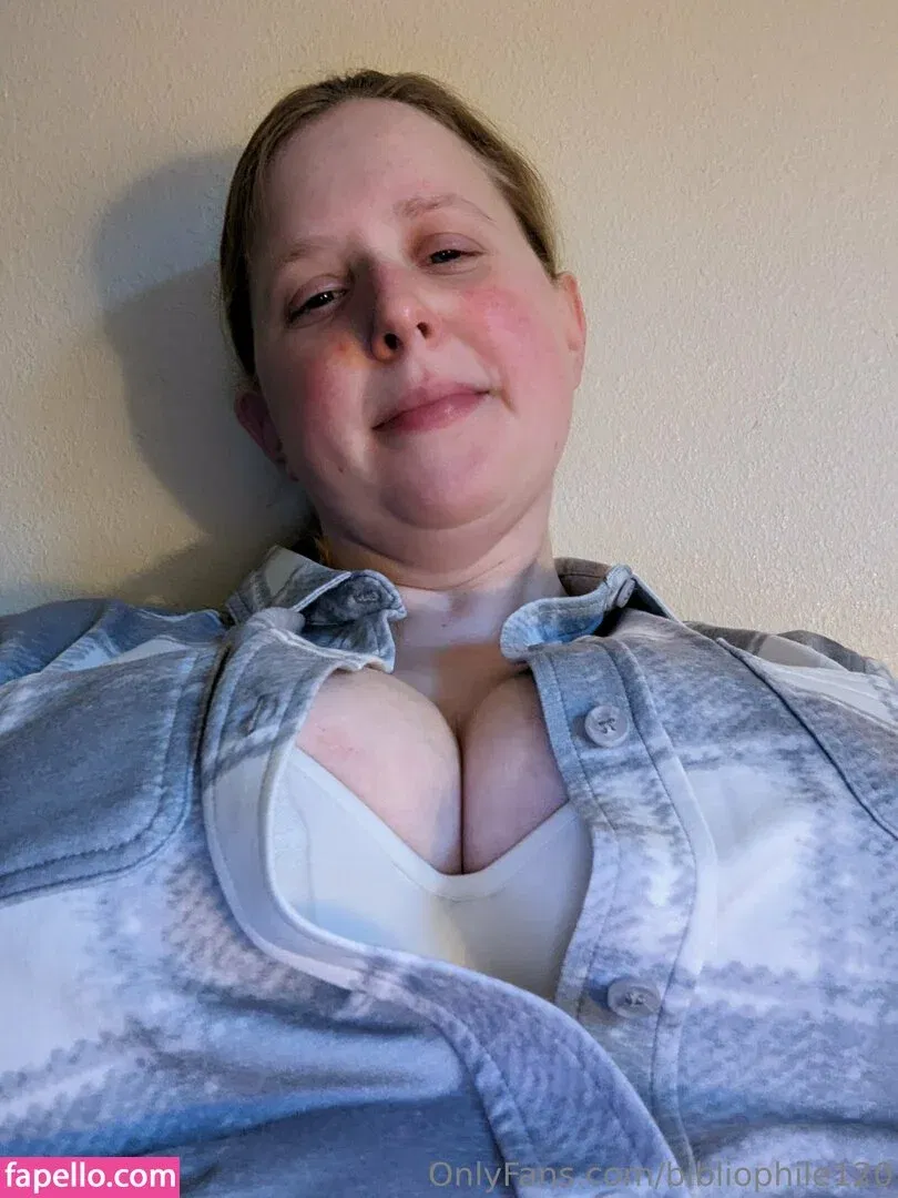 bibliophile120 / bibliophile121 / bibliophile_120 Onlyfans Photo Gallery 