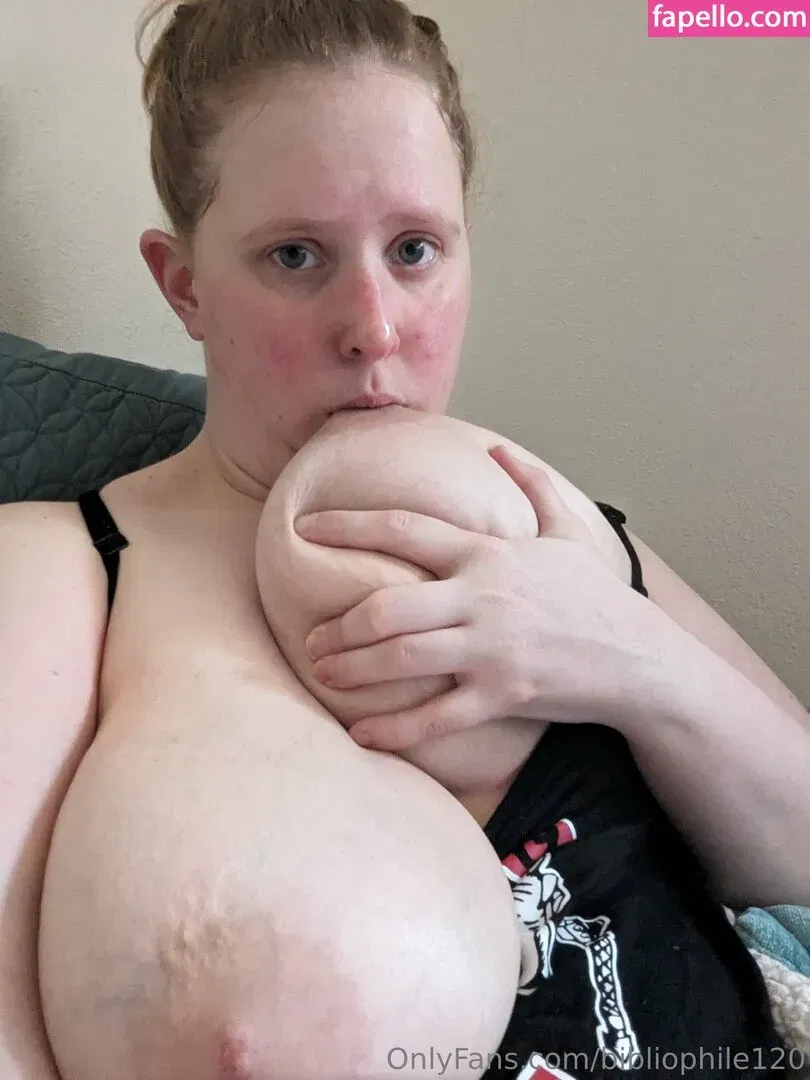 bibliophile120 / bibliophile121 / bibliophile_120 Onlyfans Photo Gallery 