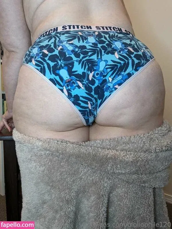 bibliophile120 / bibliophile121 / bibliophile_120 Onlyfans Photo Gallery 