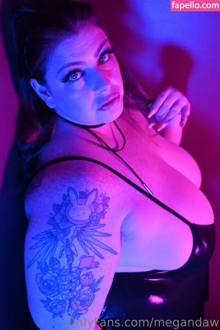 megandaw / megdaw_ Onlyfans Photo Gallery 