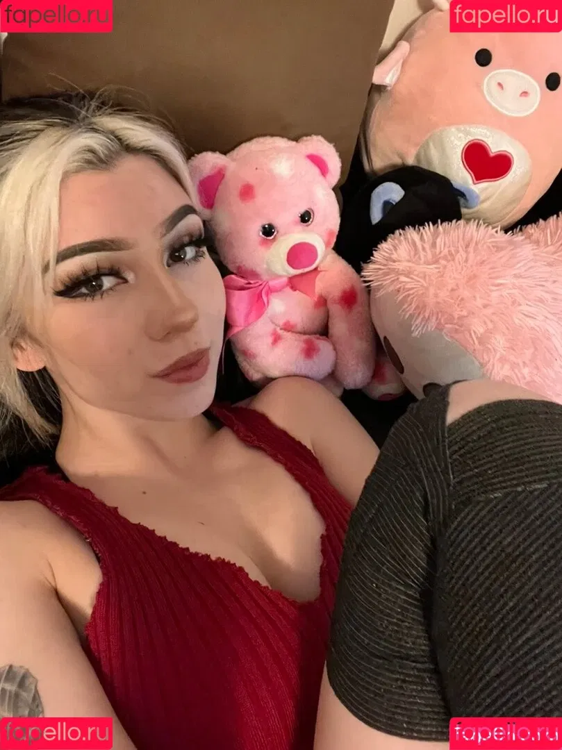 Gianna Hades / HadesHowell / gianna_hades / gmhuvo / gmuhvo Onlyfans Photo Gallery 