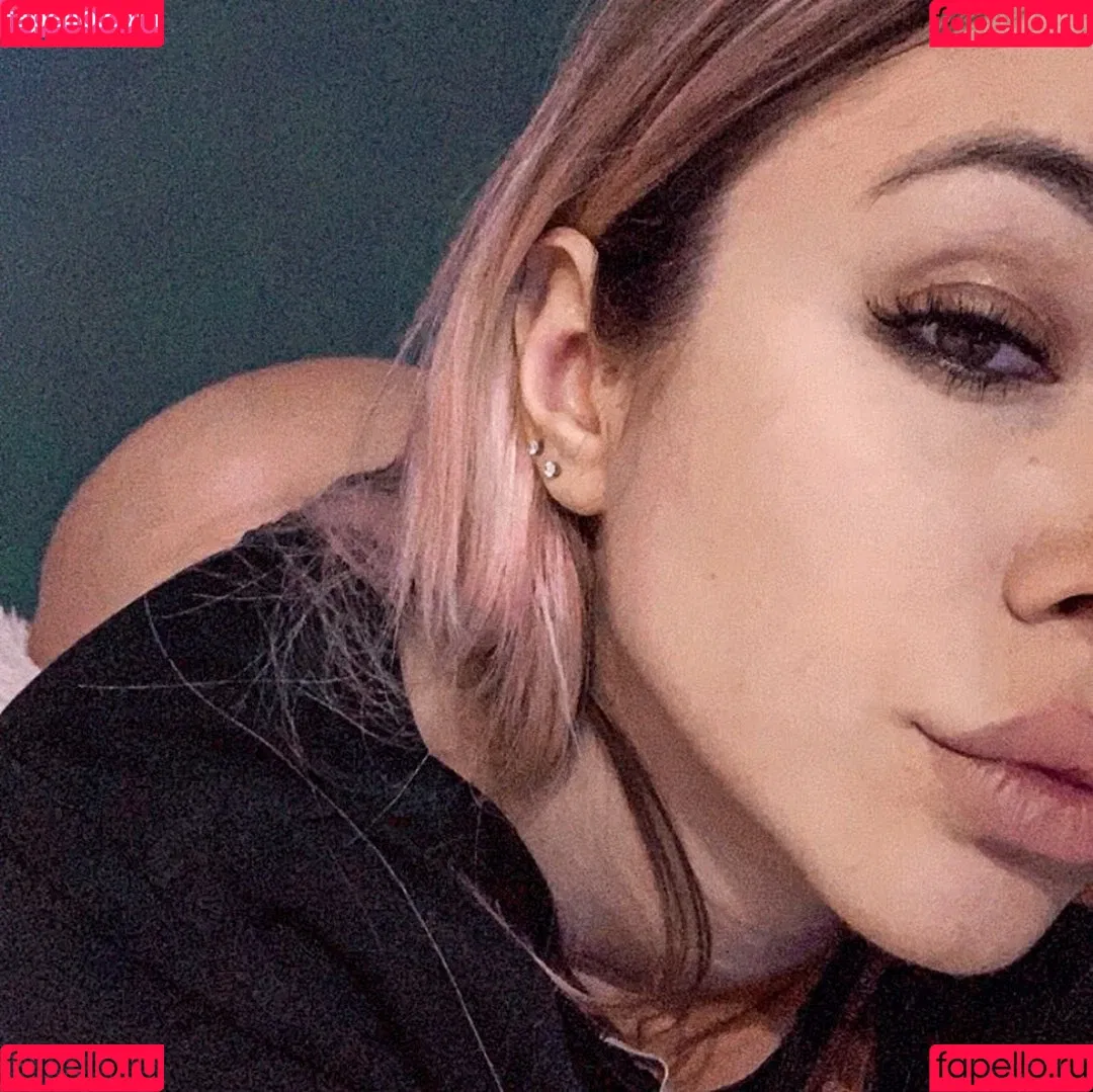 Anna Kostenko / annetkostenko Onlyfans Photo Gallery 