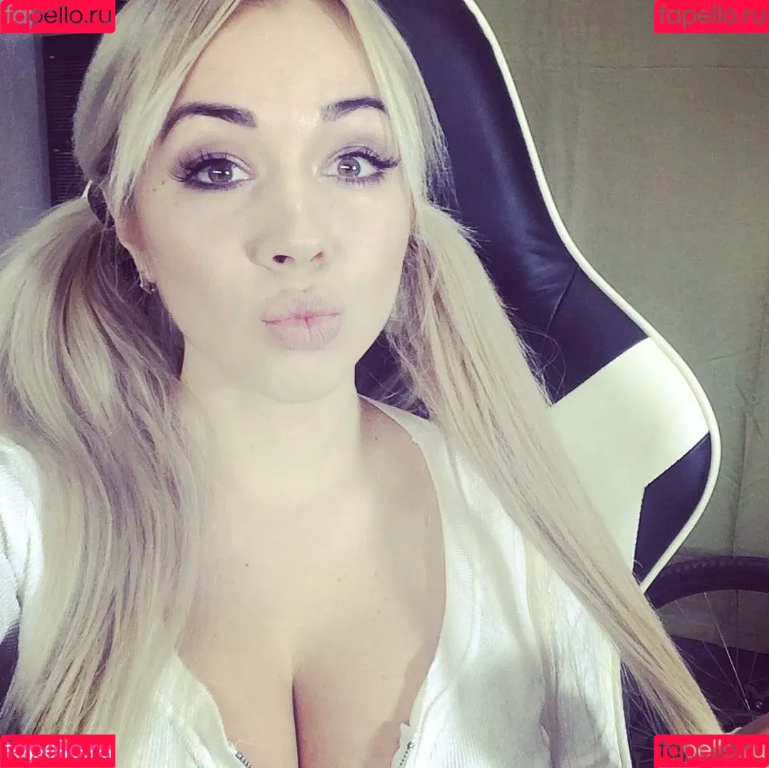 Anna Kostenko / annetkostenko Onlyfans Photo Gallery 
