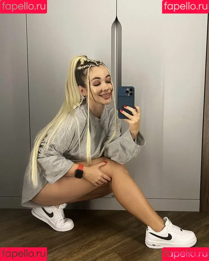 Anna Kostenko / annetkostenko Onlyfans Photo Gallery 
