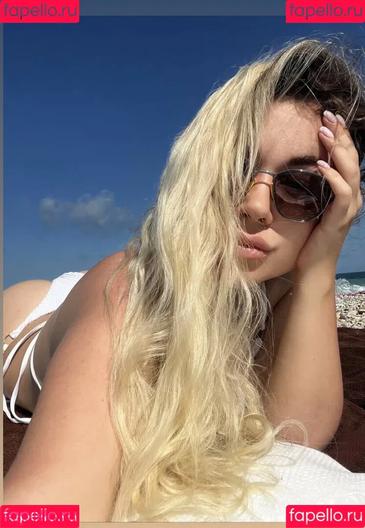 Anna Kostenko / annetkostenko Onlyfans Photo Gallery 