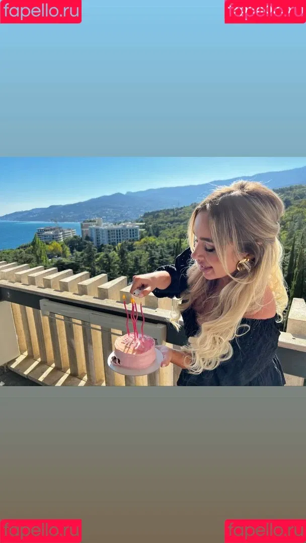 Anna Kostenko / annetkostenko Onlyfans Photo Gallery 