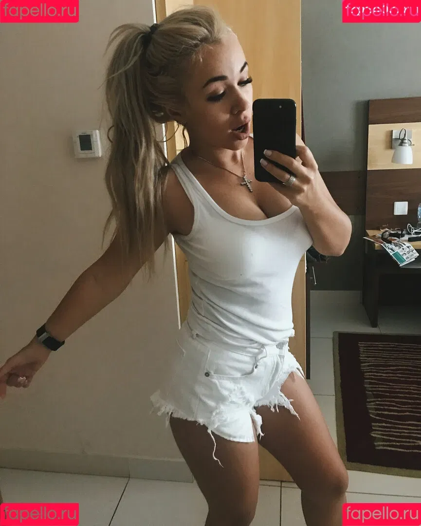 Anna Kostenko / annetkostenko Onlyfans Photo Gallery 