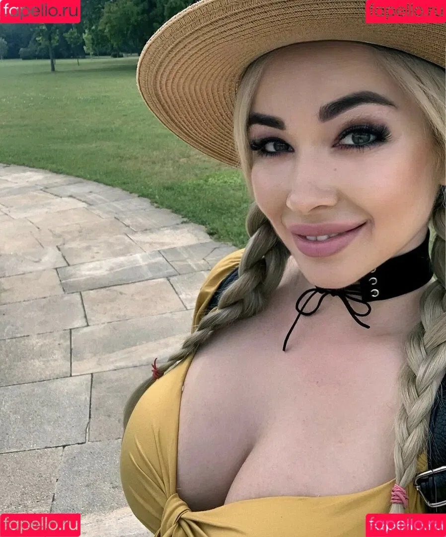 Anna Kostenko / annetkostenko Onlyfans Photo Gallery 