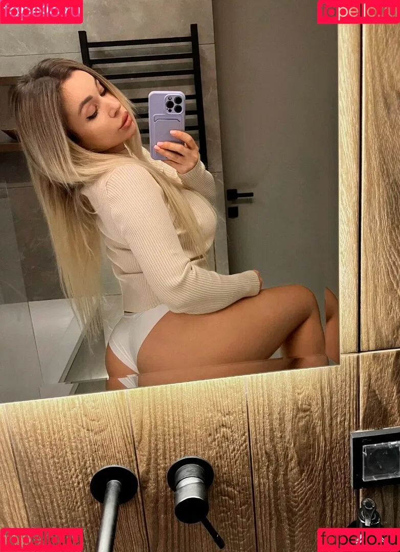 Anna Kostenko / annetkostenko Onlyfans Photo Gallery 