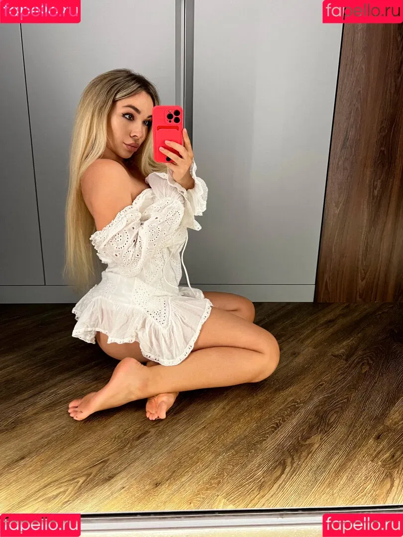 Anna Kostenko / annetkostenko Onlyfans Photo Gallery 