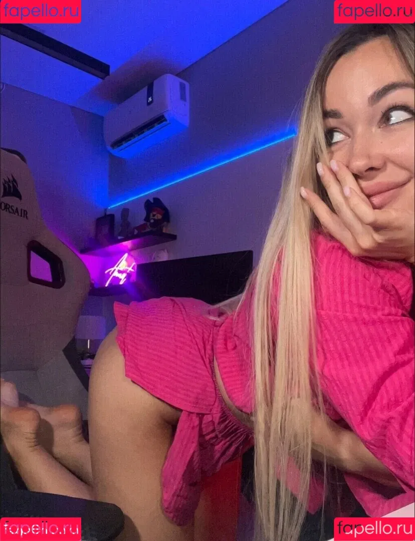 Anna Kostenko / annetkostenko Onlyfans Photo Gallery 