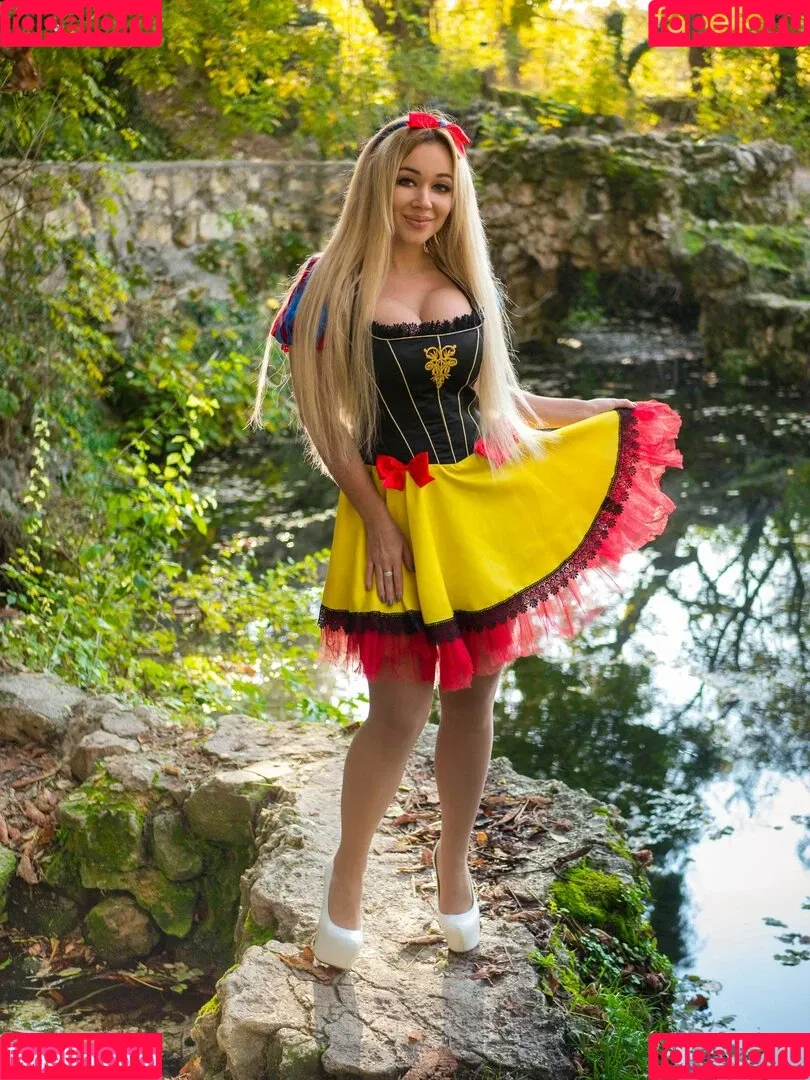 Anna Kostenko / annetkostenko Onlyfans Photo Gallery 
