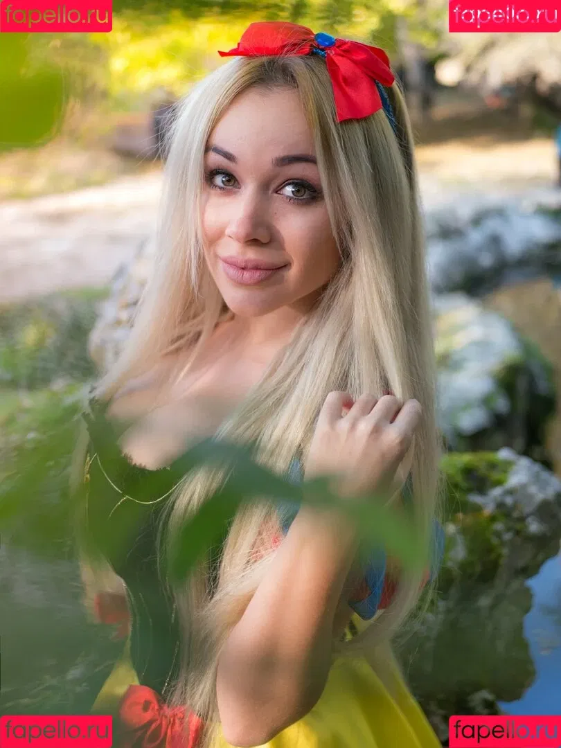 Anna Kostenko / annetkostenko Onlyfans Photo Gallery 
