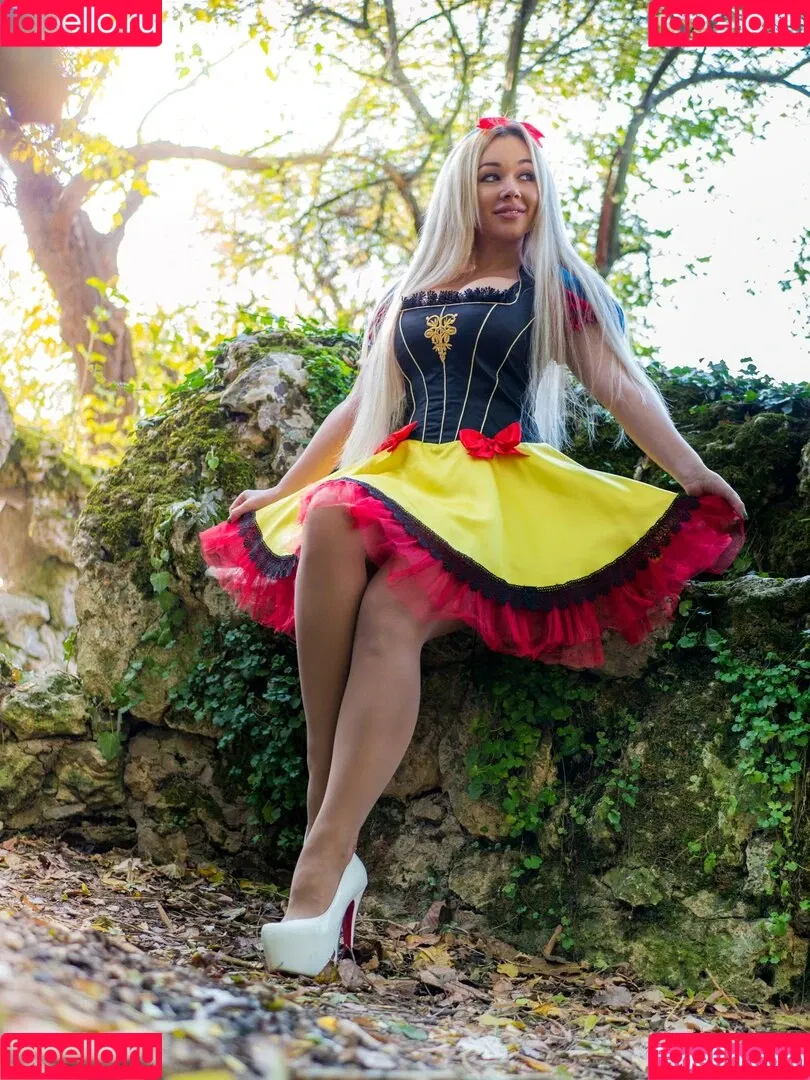 Anna Kostenko / annetkostenko Onlyfans Photo Gallery 
