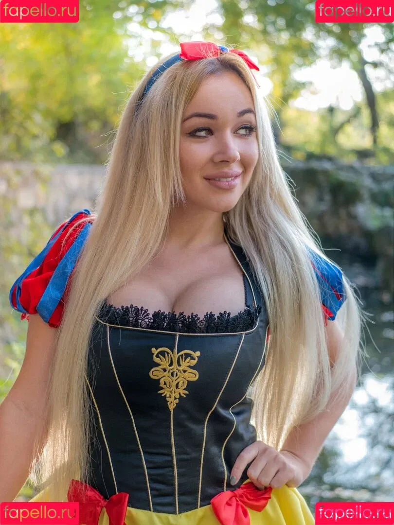 Anna Kostenko / annetkostenko Onlyfans Photo Gallery 