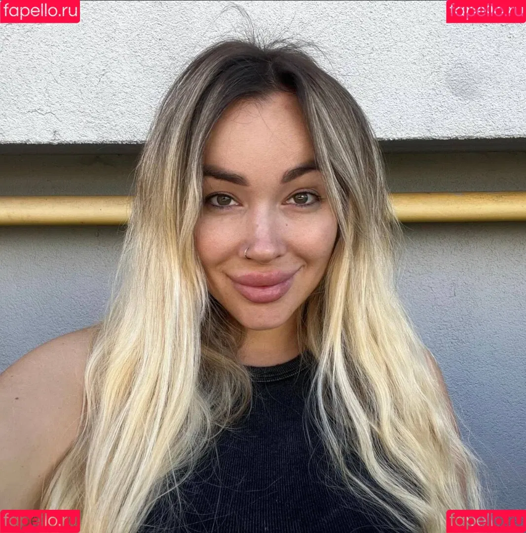Anna Kostenko / annetkostenko Onlyfans Photo Gallery 