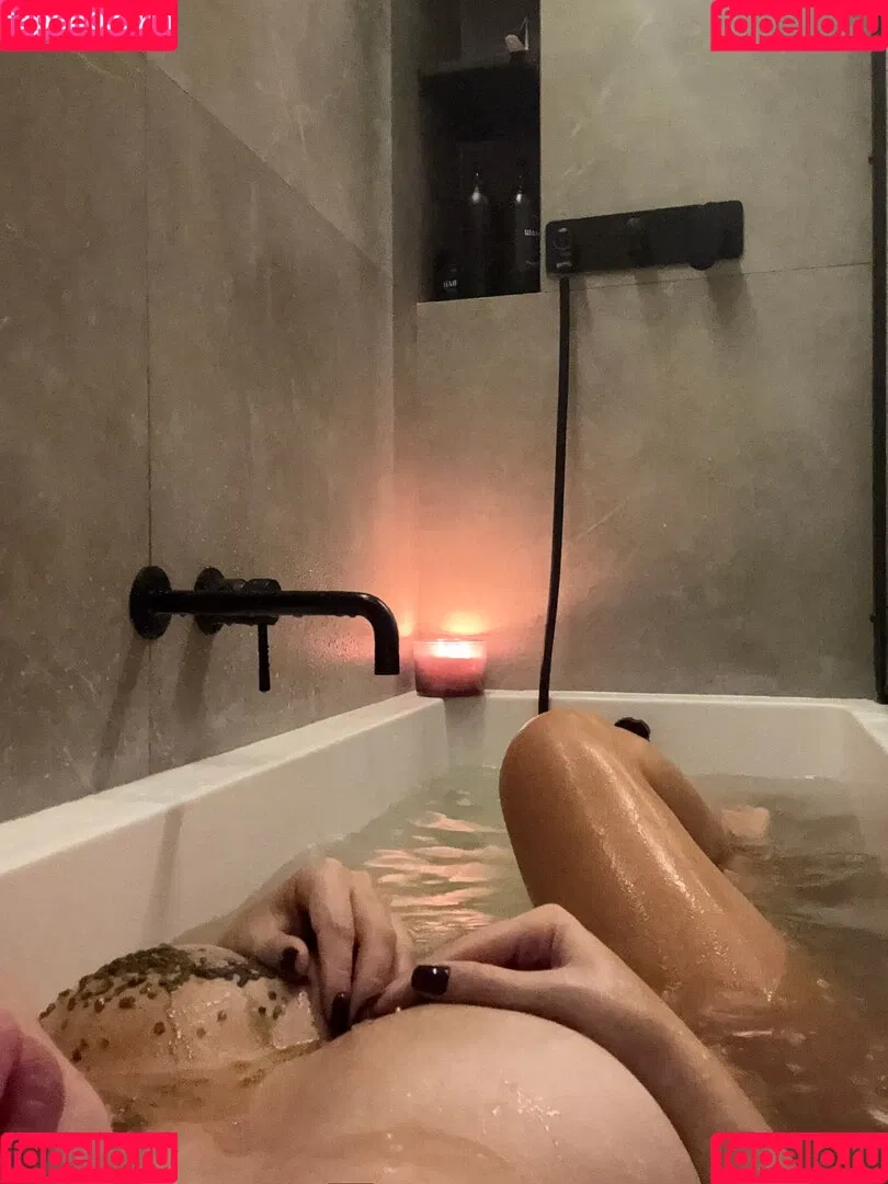 Anna Kostenko / annetkostenko Onlyfans Photo Gallery 