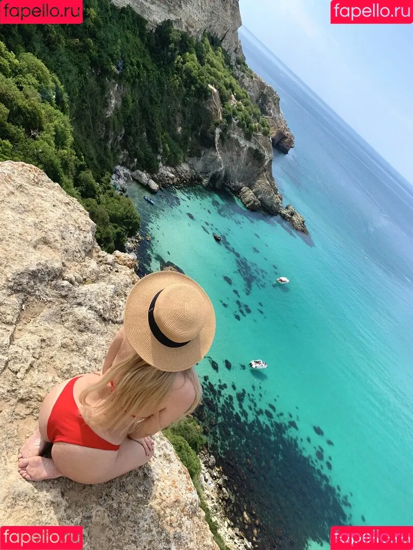 Anna Kostenko / annetkostenko Onlyfans Photo Gallery 