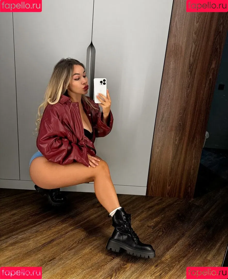 Anna Kostenko / annetkostenko Onlyfans Photo Gallery 