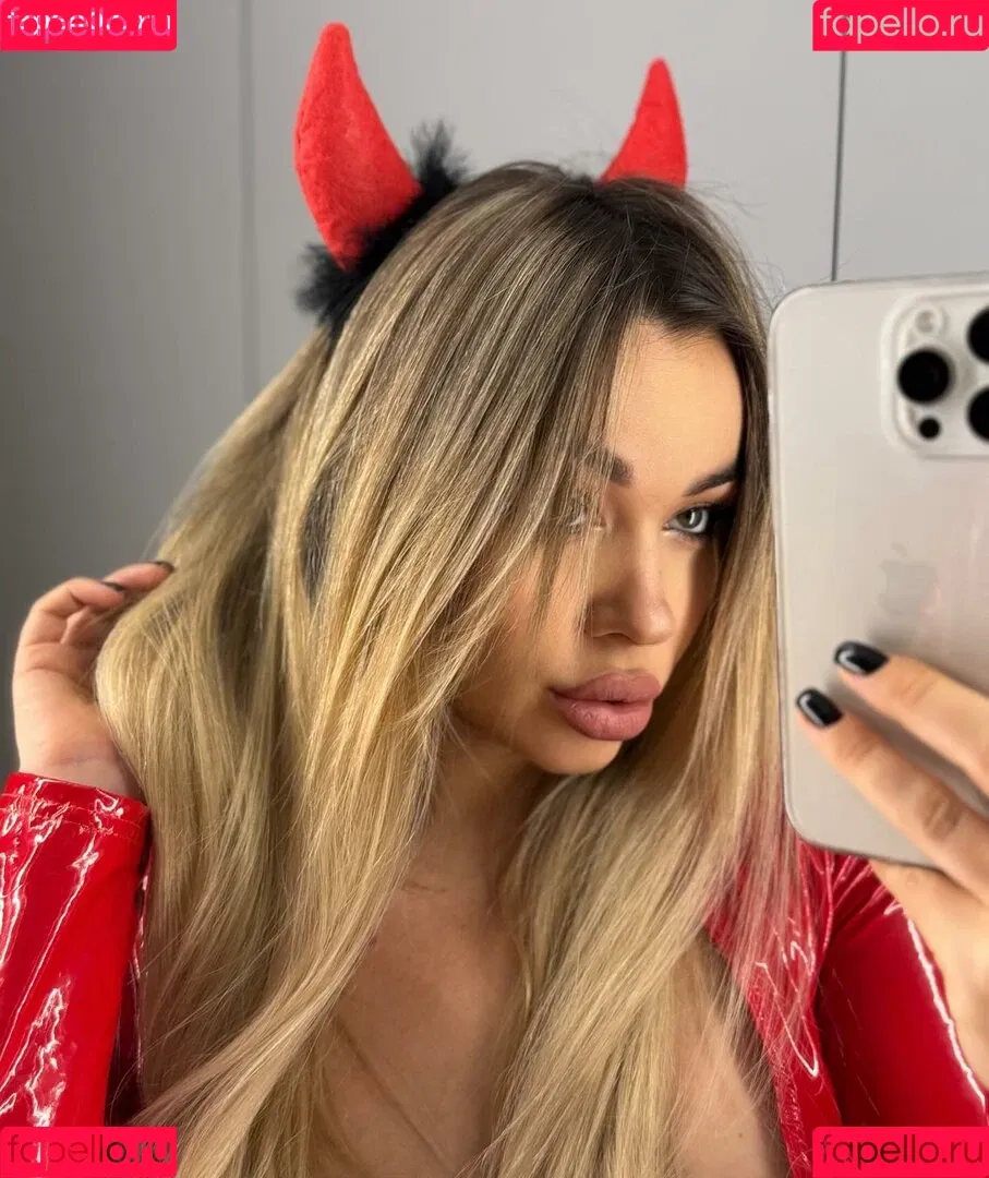 Anna Kostenko / annetkostenko Onlyfans Photo Gallery 