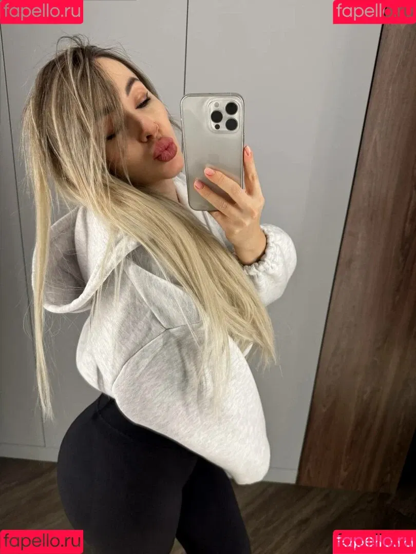 Anna Kostenko / annetkostenko Onlyfans Photo Gallery 