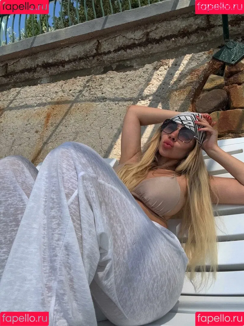 Anna Kostenko / annetkostenko Onlyfans Photo Gallery 