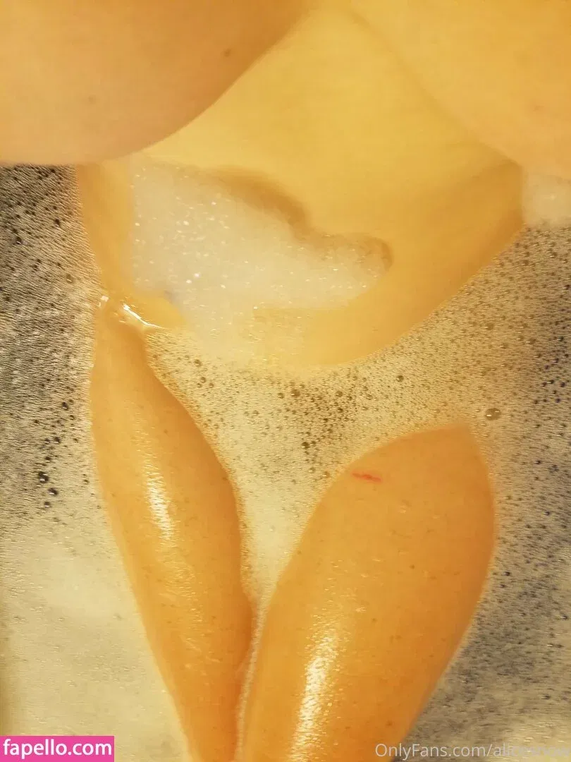 alicesnow / byalicesnow Onlyfans Photo Gallery 