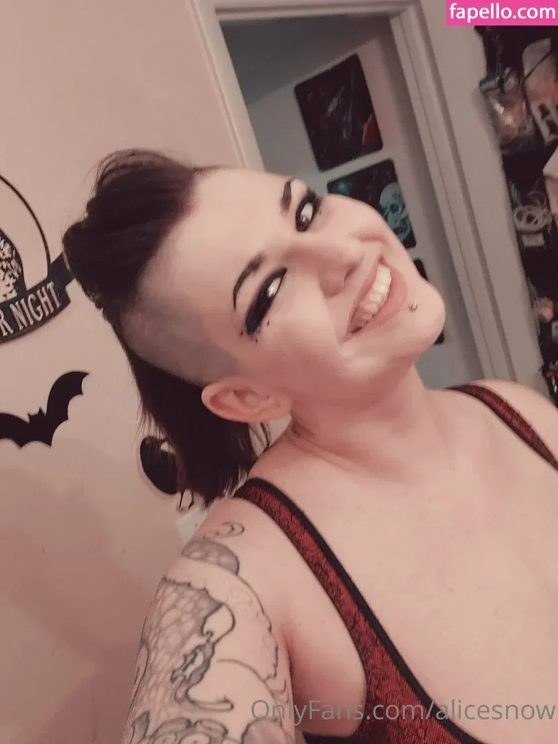 alicesnow / byalicesnow Onlyfans Photo Gallery 