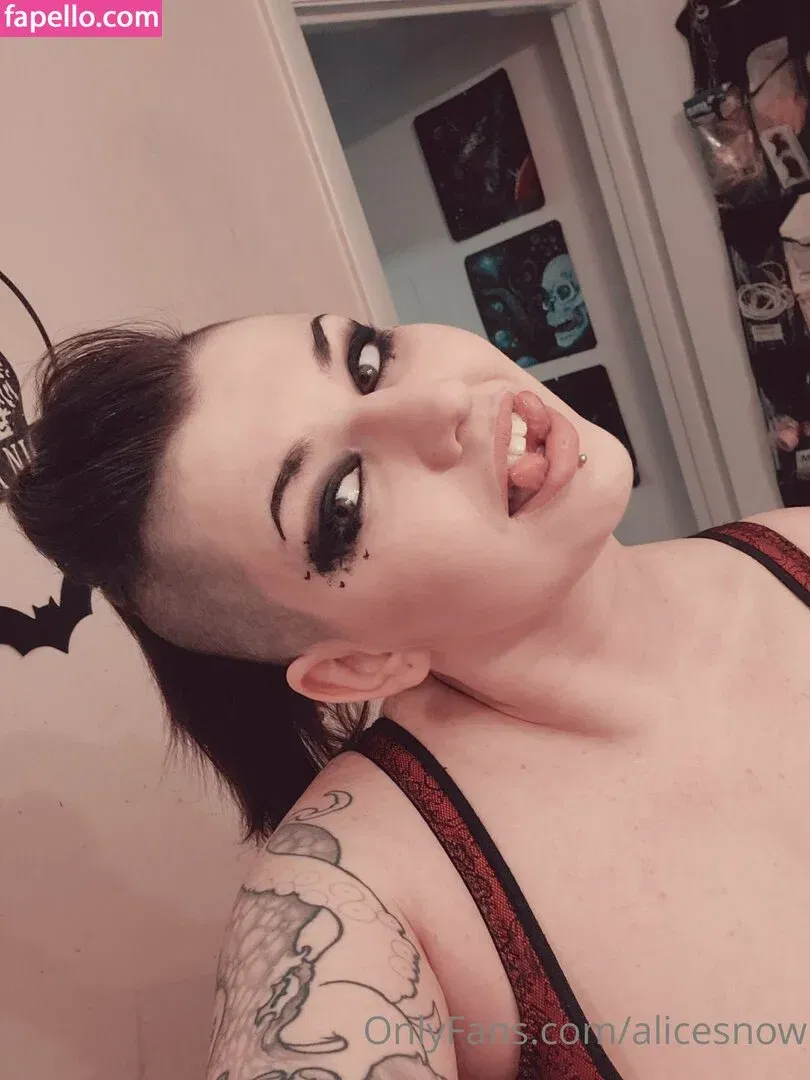 alicesnow / byalicesnow Onlyfans Photo Gallery 