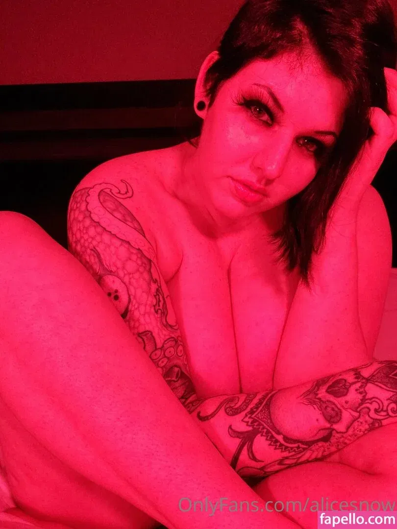 alicesnow / byalicesnow Onlyfans Photo Gallery 