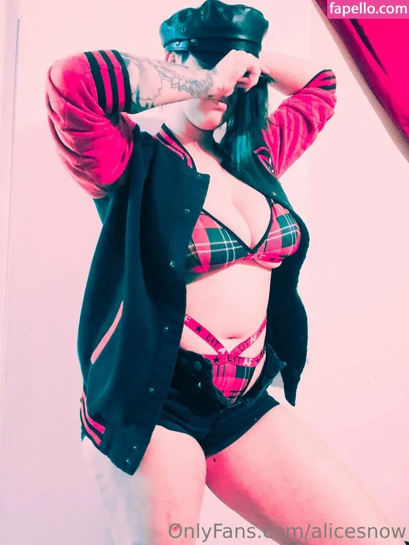 alicesnow / byalicesnow Onlyfans Photo Gallery 