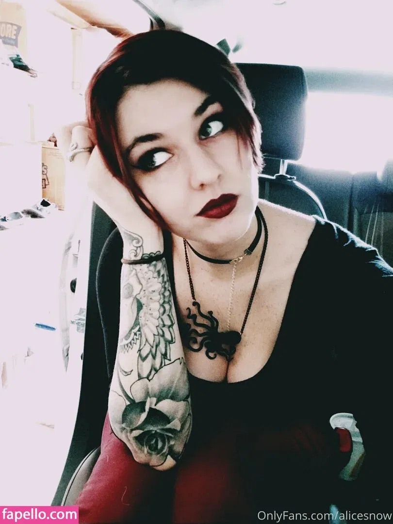 alicesnow / byalicesnow Onlyfans Photo Gallery 