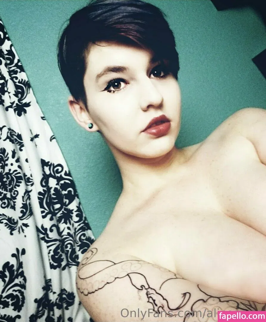 alicesnow / byalicesnow Onlyfans Photo Gallery 