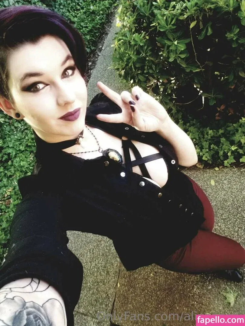 alicesnow / byalicesnow Onlyfans Photo Gallery 