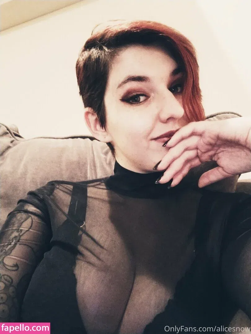 alicesnow / byalicesnow Onlyfans Photo Gallery 