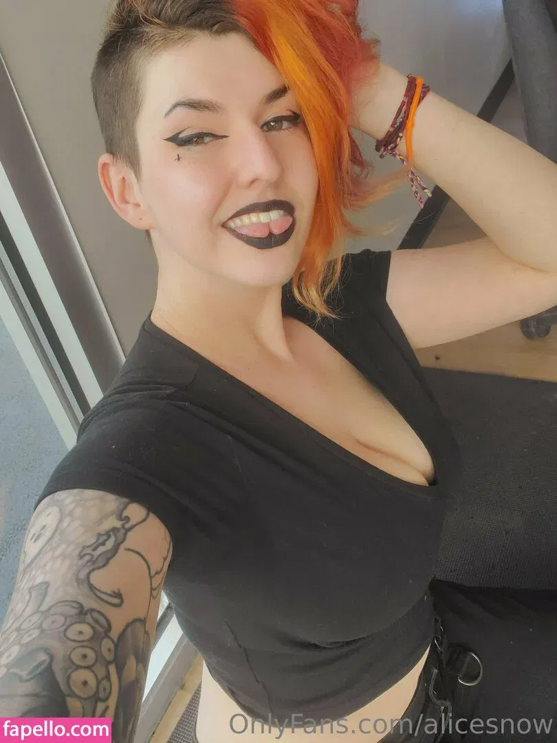 alicesnow / byalicesnow Onlyfans Photo Gallery 