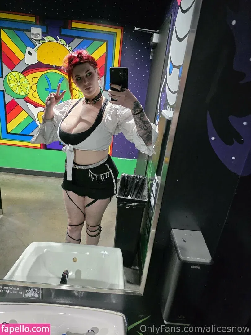 alicesnow / byalicesnow Onlyfans Photo Gallery 