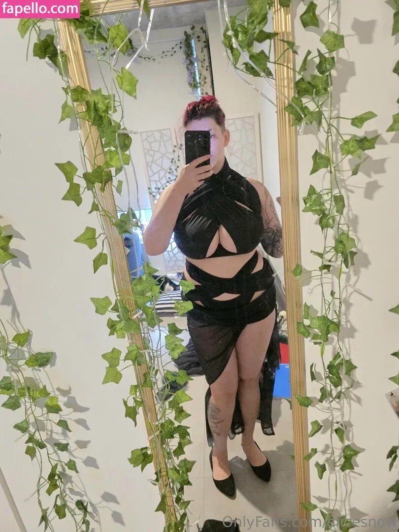 alicesnow / byalicesnow Onlyfans Photo Gallery 