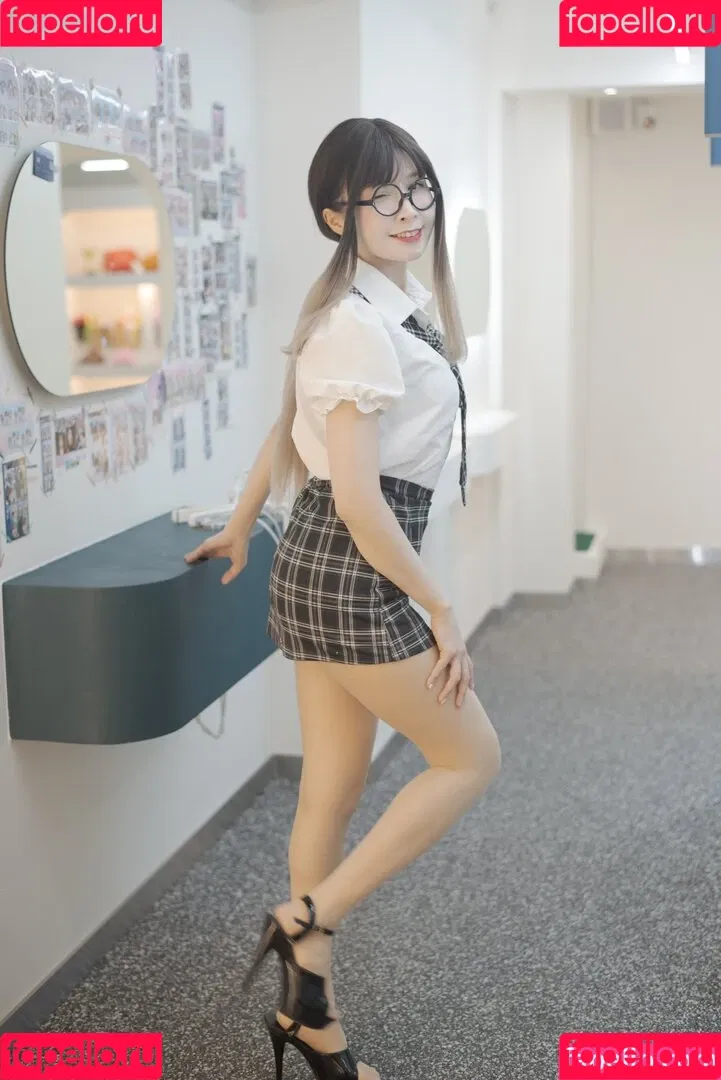 Paula Bulczynska / SPRING STUDIO 봄 / kpop.studio.bom / studiobom Onlyfans Photo Gallery 