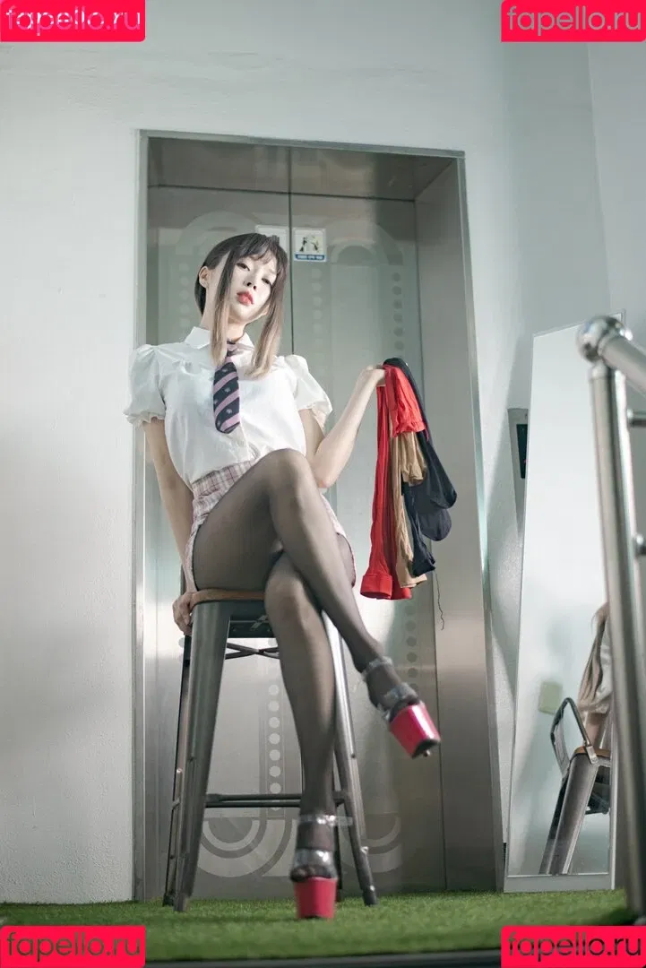 Paula Bulczynska / SPRING STUDIO 봄 / kpop.studio.bom / studiobom Onlyfans Photo Gallery 