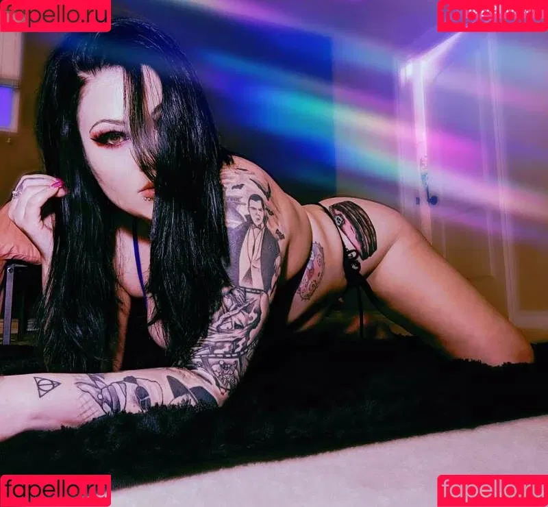 SnakeySmut / Victoria / https: / reel Onlyfans Photo Gallery 