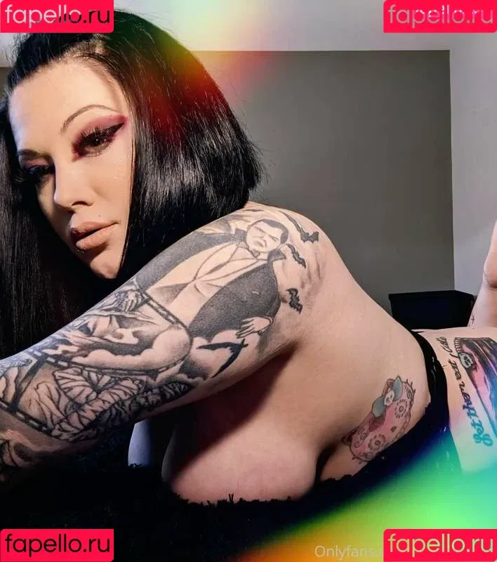 SnakeySmut / Victoria / https: / reel Onlyfans Photo Gallery 