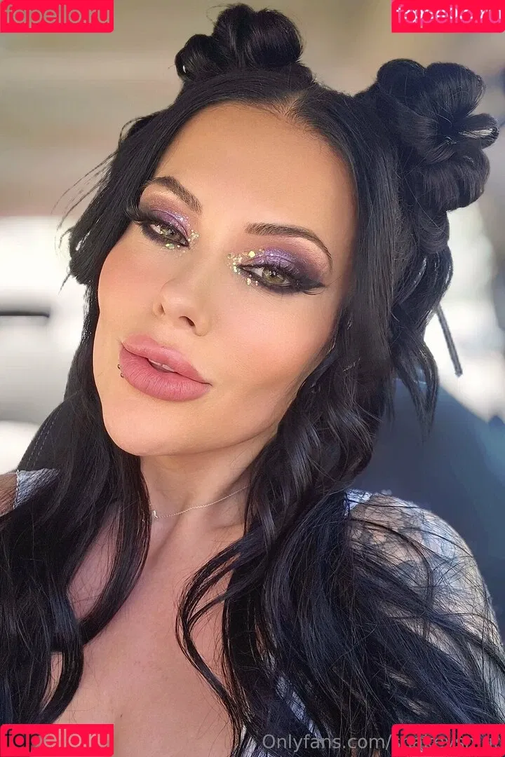 SnakeySmut / Victoria / https: / reel Onlyfans Photo Gallery 