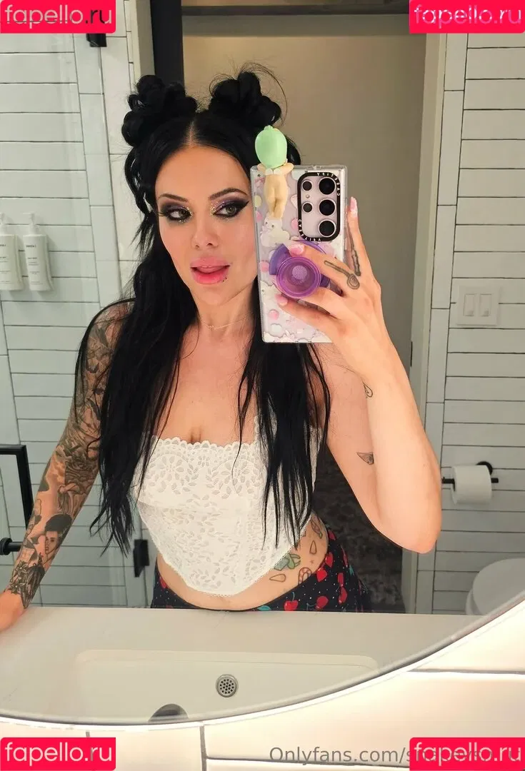 SnakeySmut / Victoria / https: / reel Onlyfans Photo Gallery 