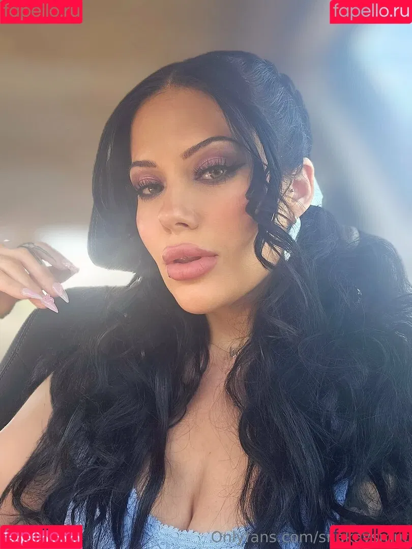 SnakeySmut / Victoria / https: / reel Onlyfans Photo Gallery 
