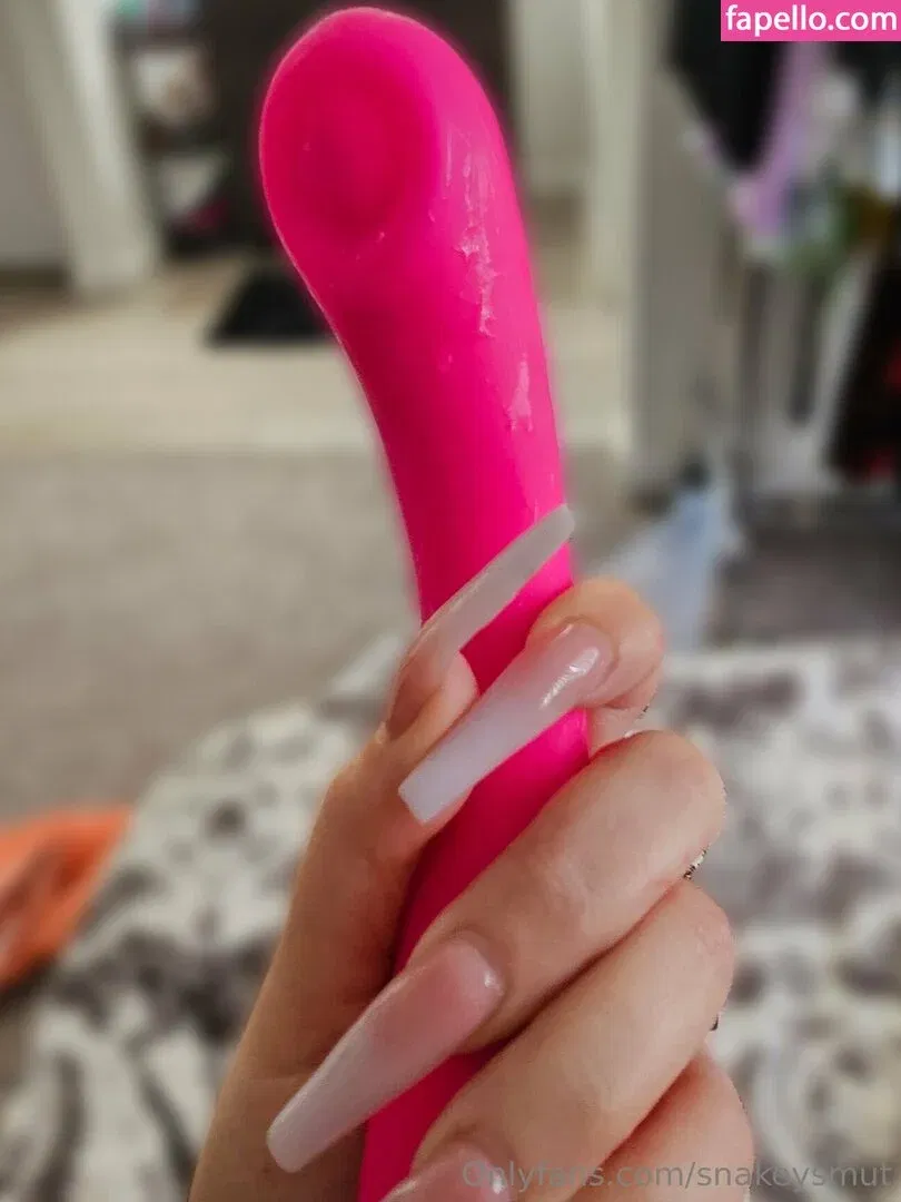 SnakeySmut / Victoria / https: / reel Onlyfans Photo Gallery 