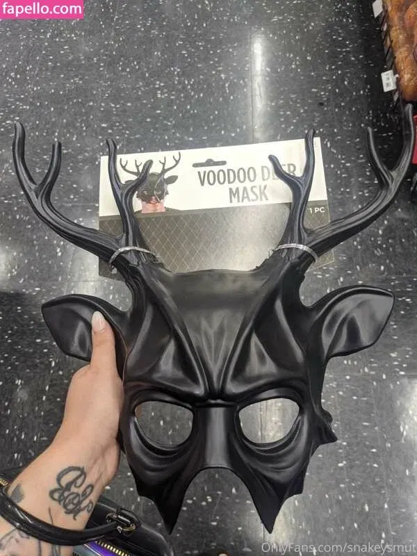 SnakeySmut / Victoria / https: / reel Onlyfans Photo Gallery 