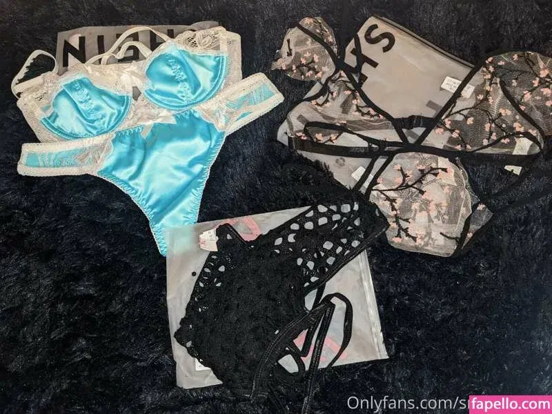 SnakeySmut / Victoria / https: / reel Onlyfans Photo Gallery 