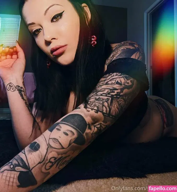 SnakeySmut / Victoria / https: / reel Onlyfans Photo Gallery 