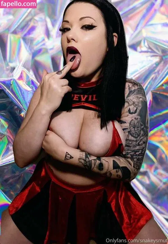 SnakeySmut / Victoria / https: / reel Onlyfans Photo Gallery 